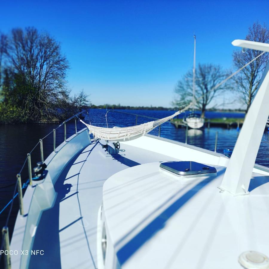 Boathouse At Unescco Fort And Magnificent Lake-View Roelofarendsveen Exterior photo